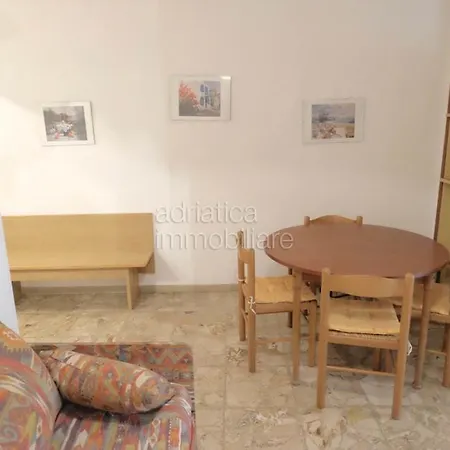 Adriatica Immobiliare - Centromare